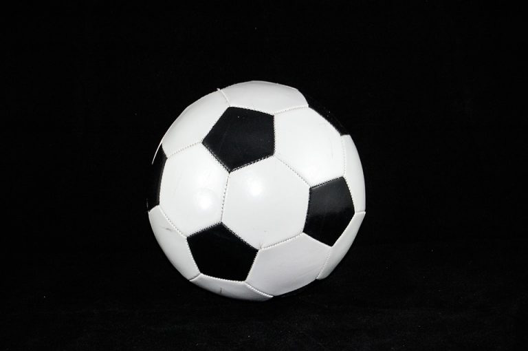 the-ball-428317_960_720