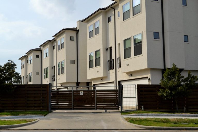 real-estate-3297625_960_720