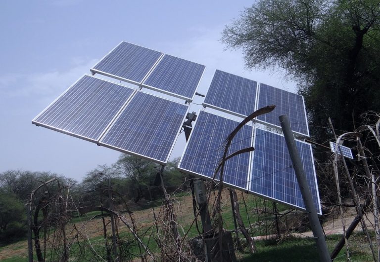 solar-panels-384165_960_720