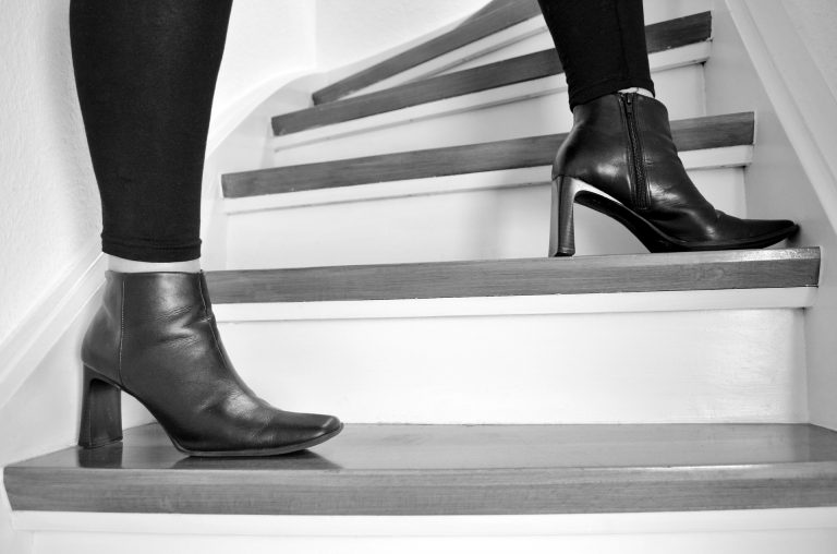 stairs-921252_1920