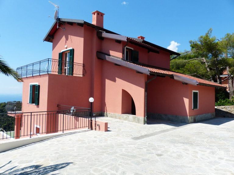 villa-186364_960_720
