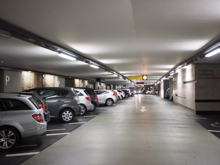 multi-storey-car-park-1271919_1920