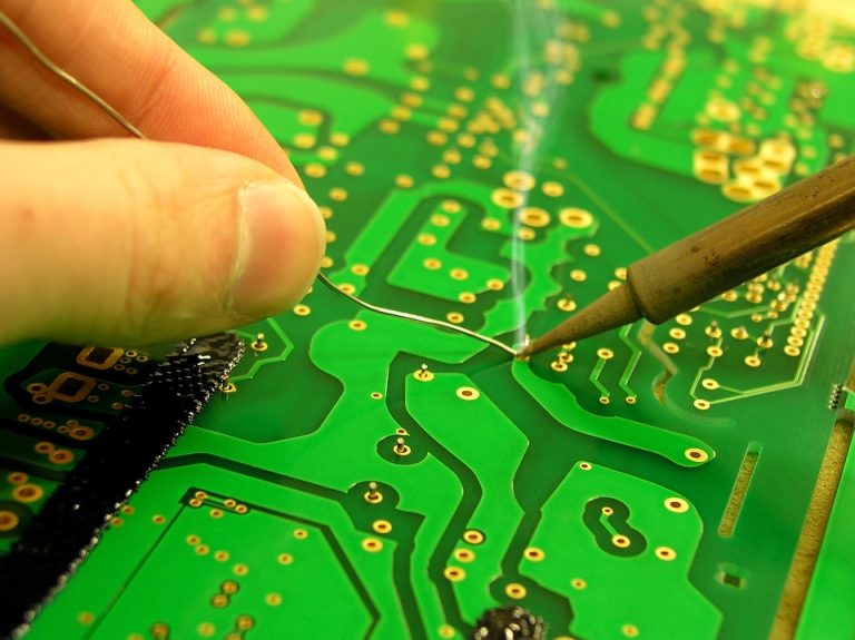 soldering-3280085_960_720