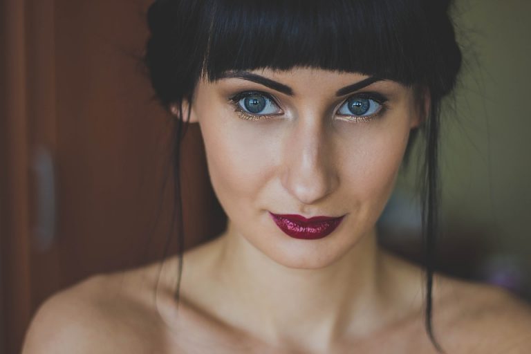 woman-1284347_960_720
