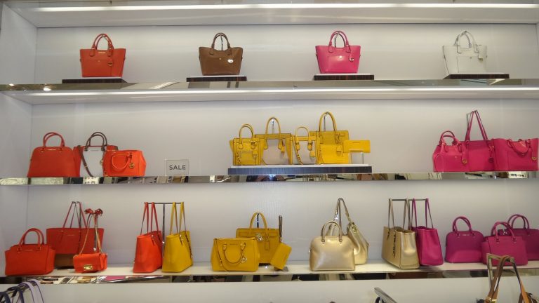 bags-816948_1280