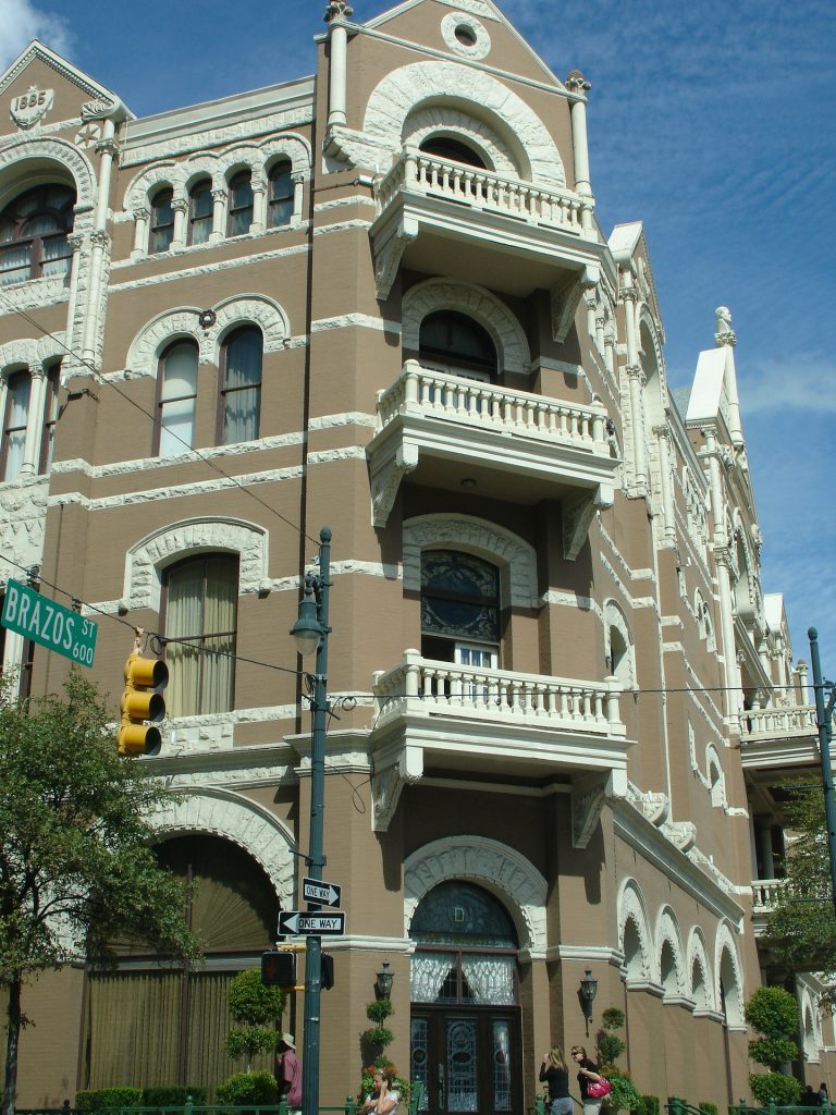 building-298201_1920