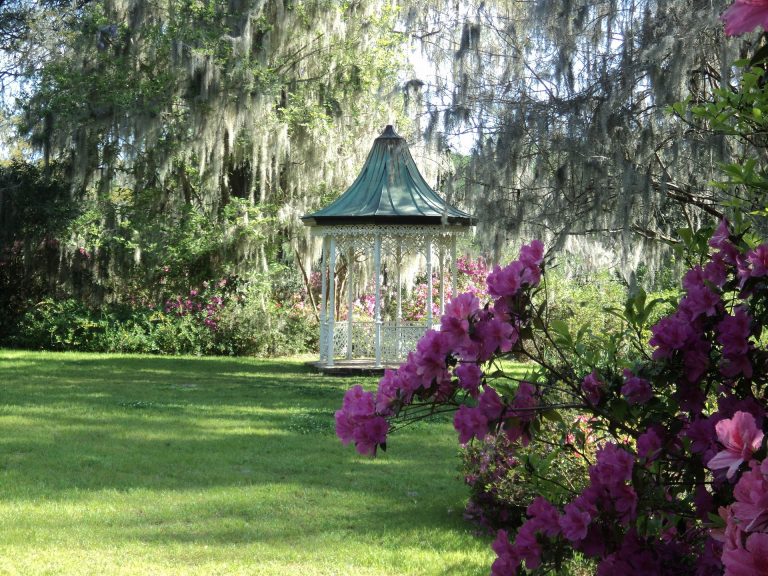 gazebo-211654_1920