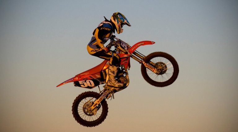 motocross-2213772_1280