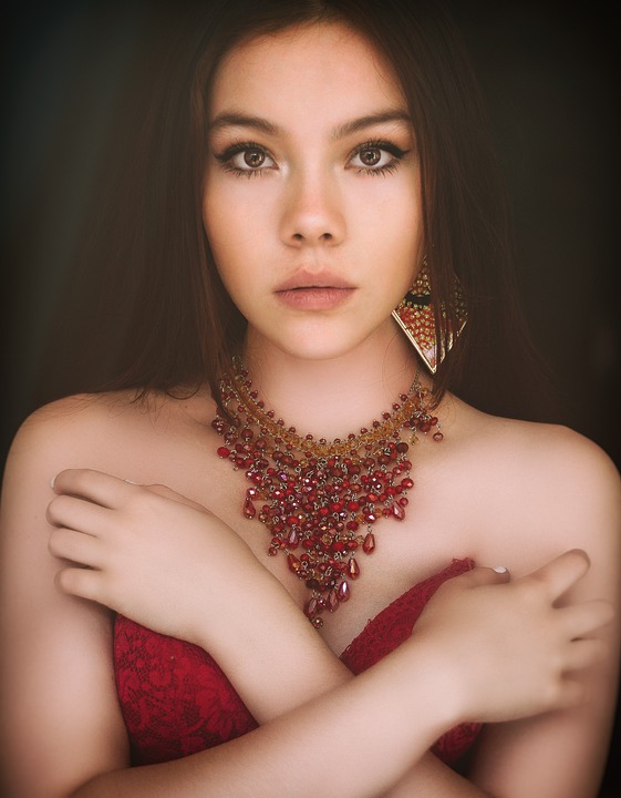 red-4886345_960_720