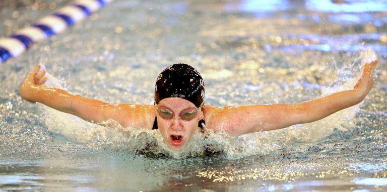 swimmer-1477650_1920