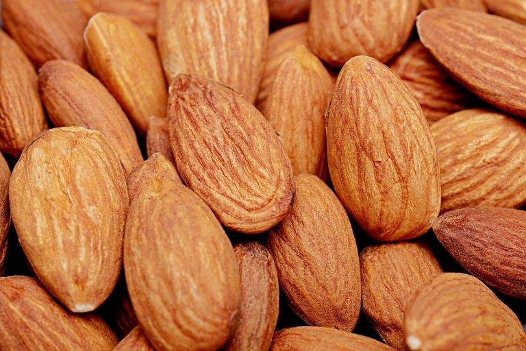 almonds-6728611_960_720