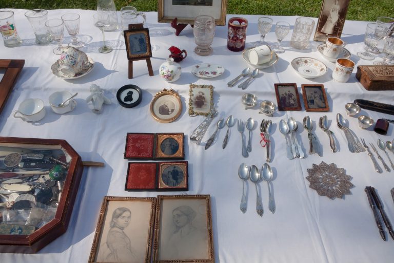 flea-market-464748_1920