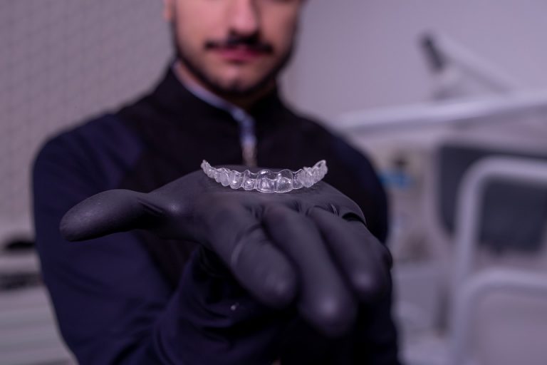 invisalign-6551508_960_720