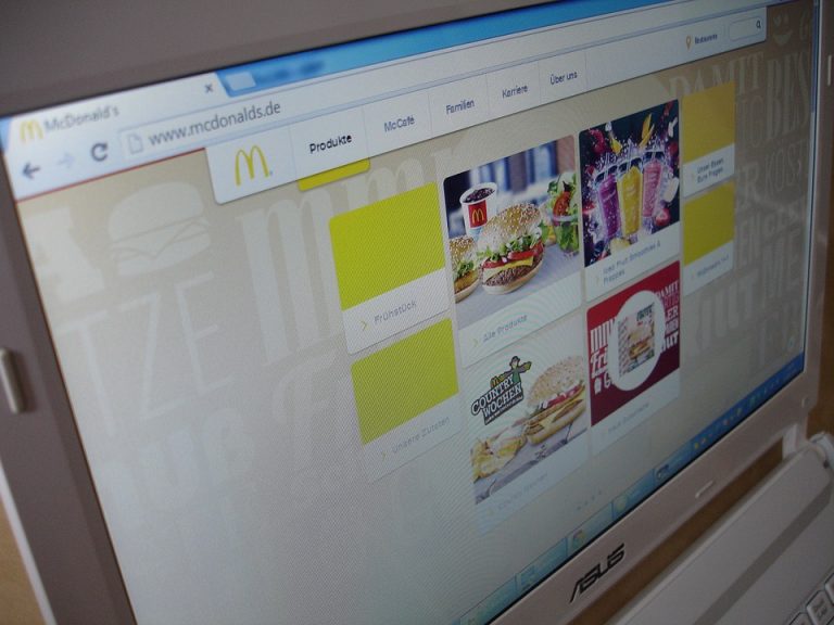 mcdonalds-447035_960_720