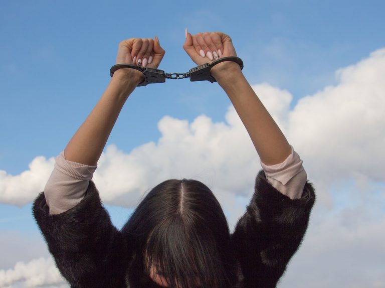 shackles-1875451_960_720