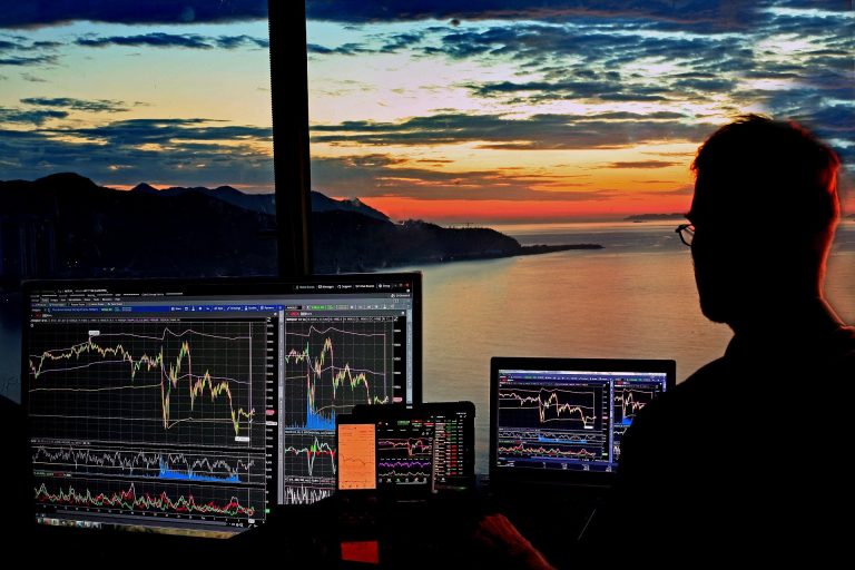 stock-trading-gf6a4379f2_1920