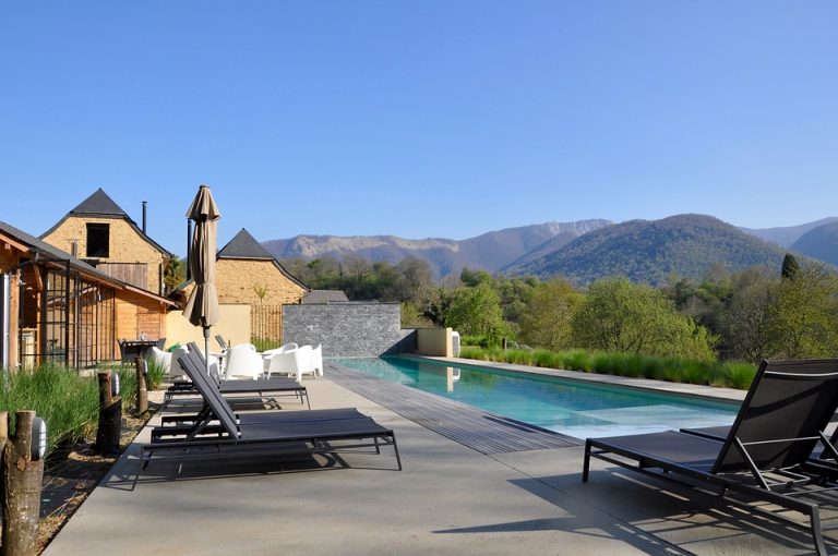 villa-2290347_960_720