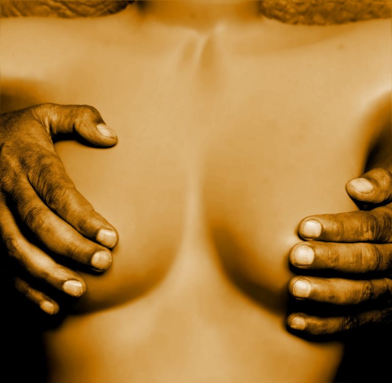 woman-1008881_1920
