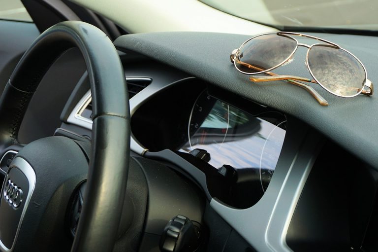 sunglasses-1557985_960_720