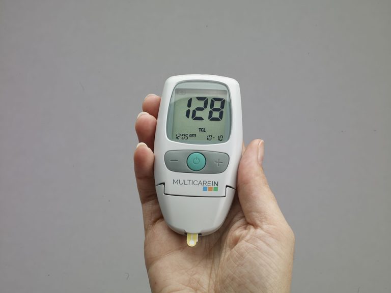 glucometer-5977173_960_720