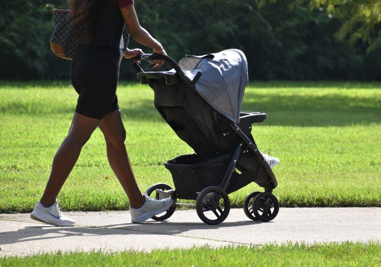 mother-and-child-6858883_960_720
