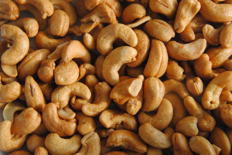 cashew-nuts-g553ac42ce_1920