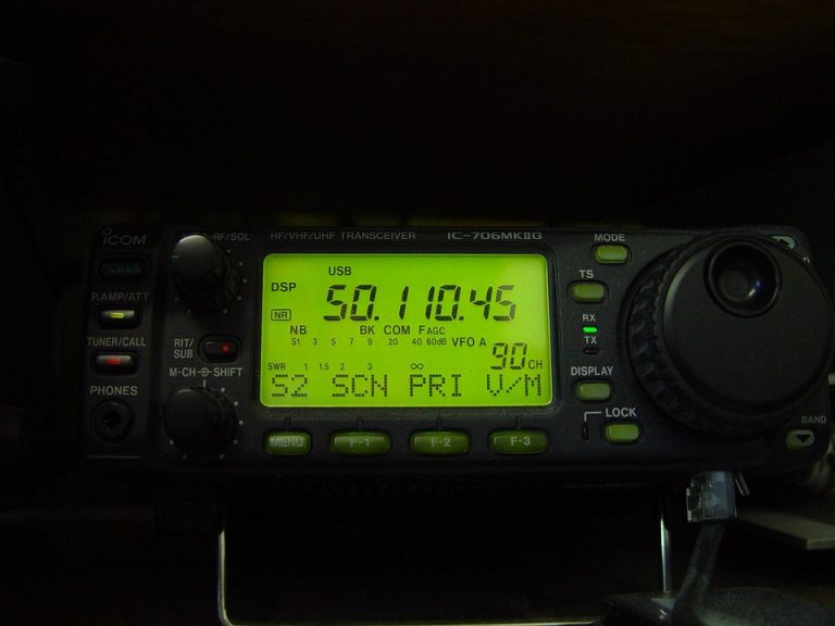 radio-387025_960_720