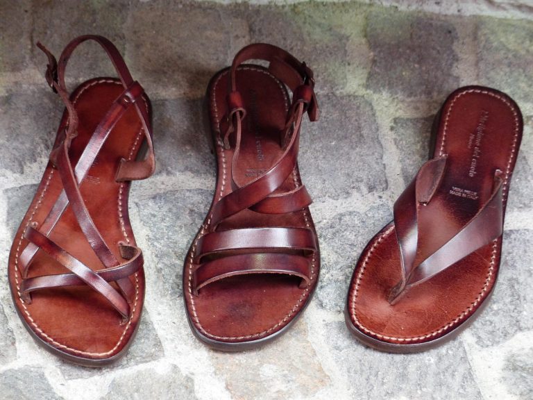 shoes-gc324ba421_1920