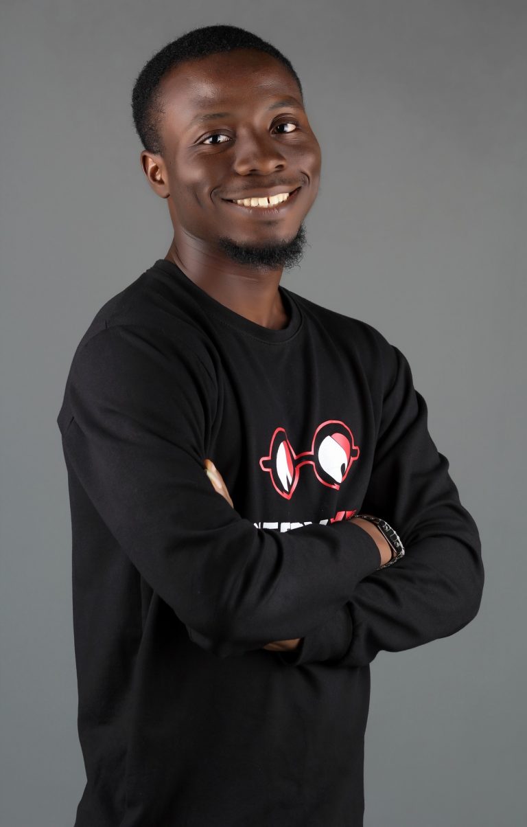 smiling-4644153_1920