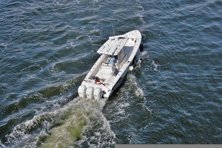 high-speed-boat-5845946_960_720