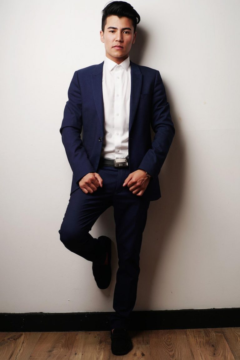 suit-2911328_1920