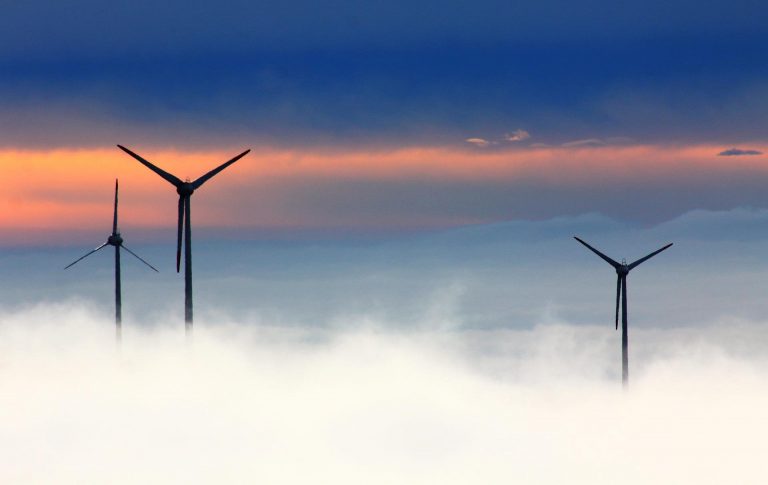 windmills-1048981_1920
