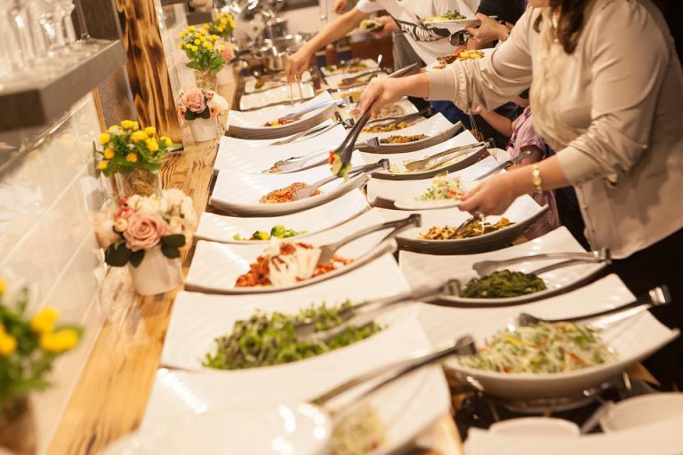 buffet-3955616_960_720