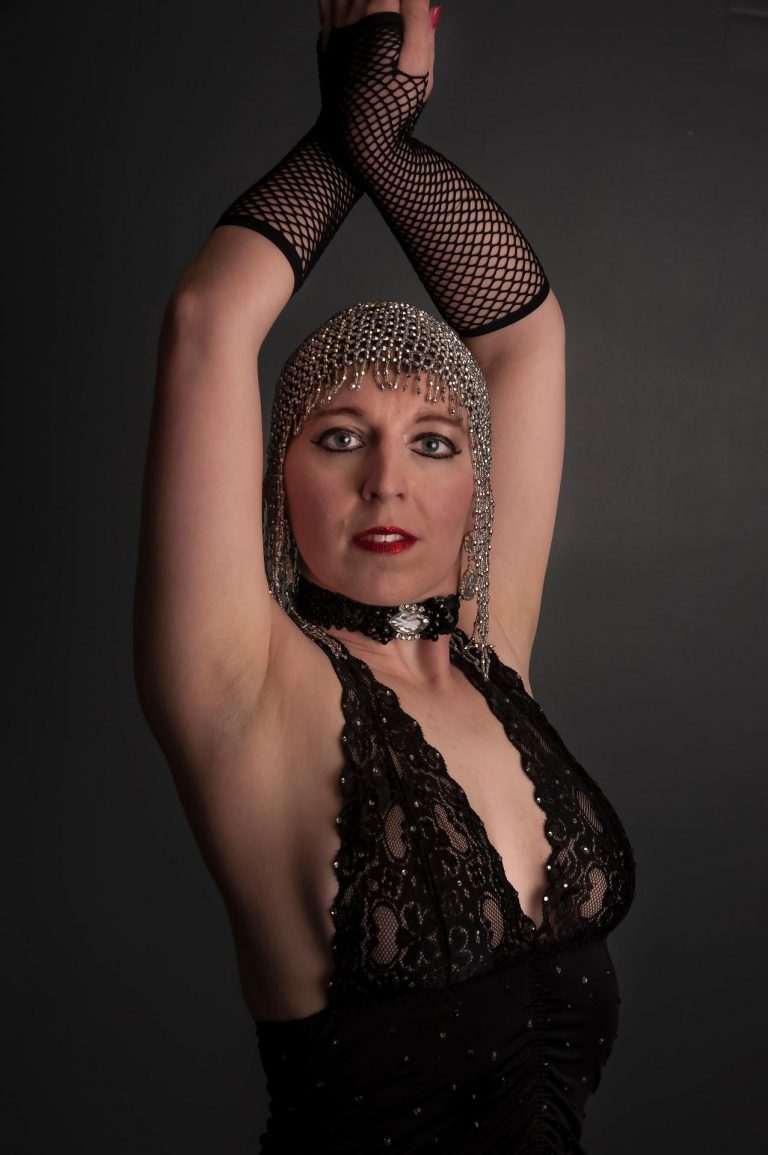 burlesque-3475913_1920