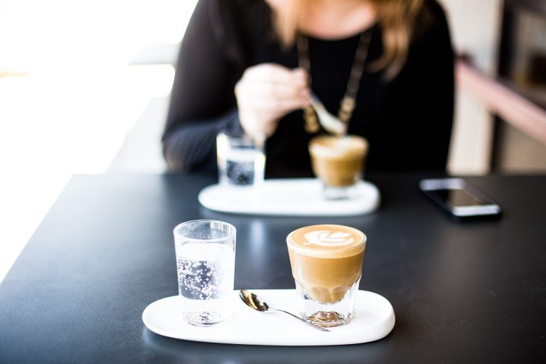 cafe-1851114_1920