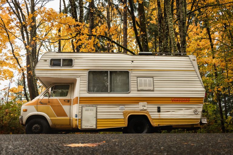 camper-6728942_1920