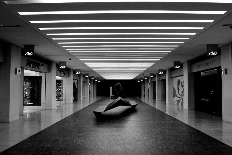 hallway-3341001_1920