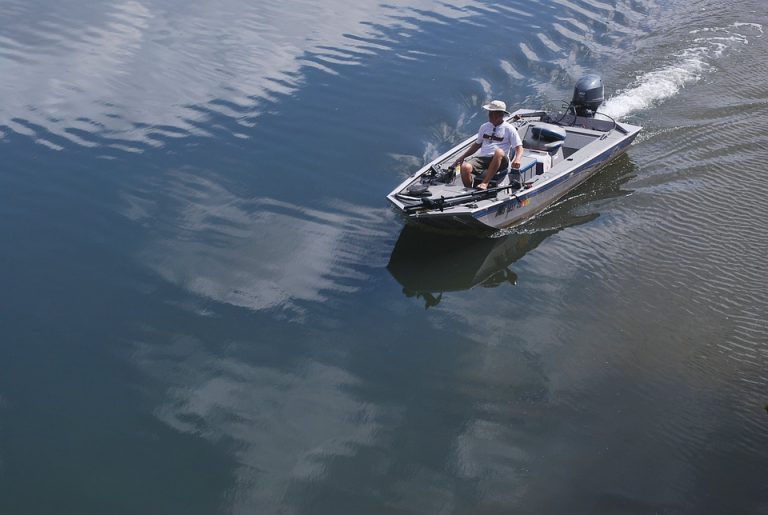 speedboat-2330_960_720