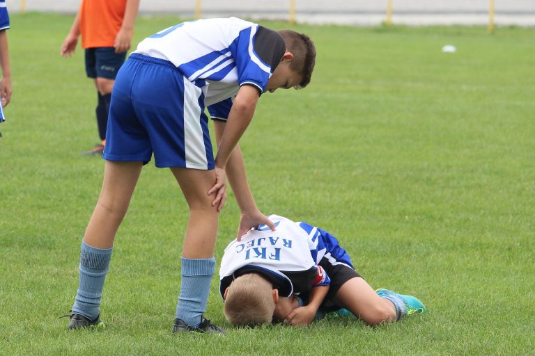 football-3689660_1920