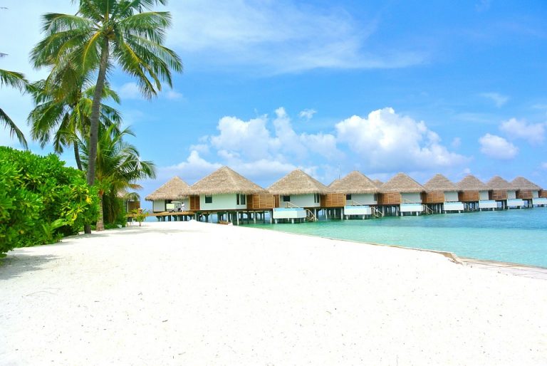 maldives-260686_960_720