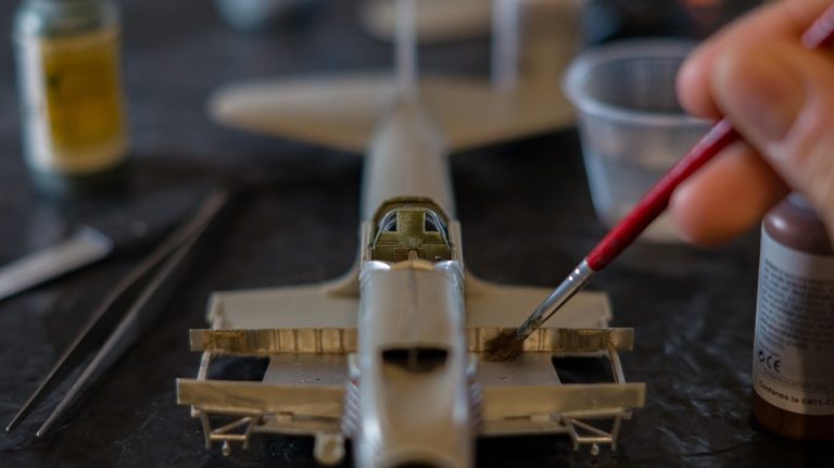 miniature-6895040_960_720