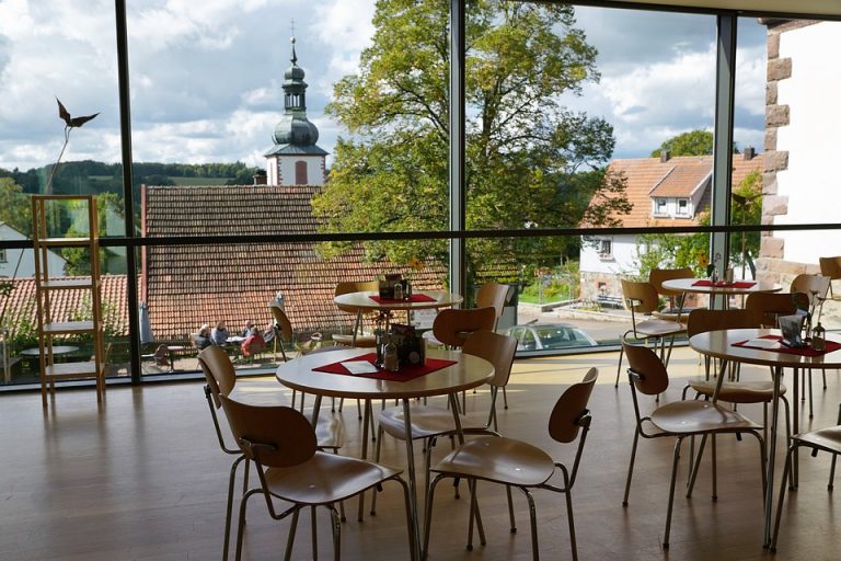 restaurant-2791295_960_720