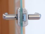 5 Reasons To Use Glass Door Hinges