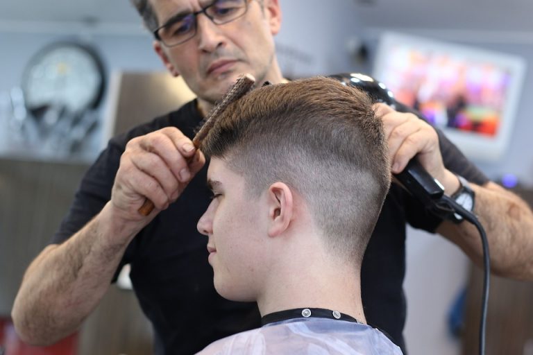 haircut-4019676_960_720