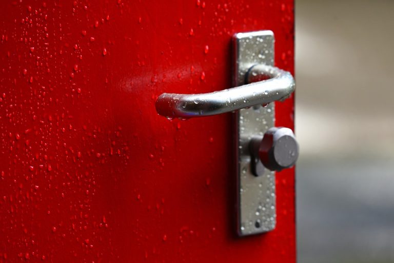 door-handle-3633943_960_720