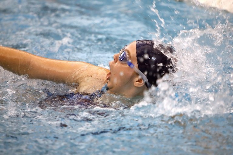 swimmer-1515222_960_720