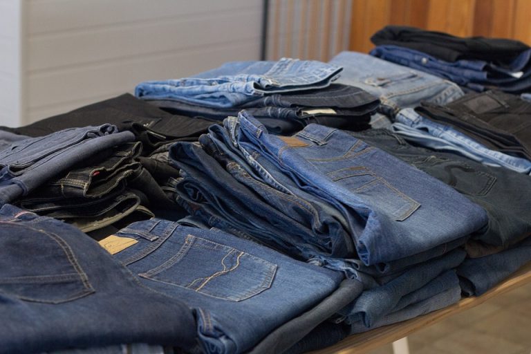 used-clothing-3779497_960_720