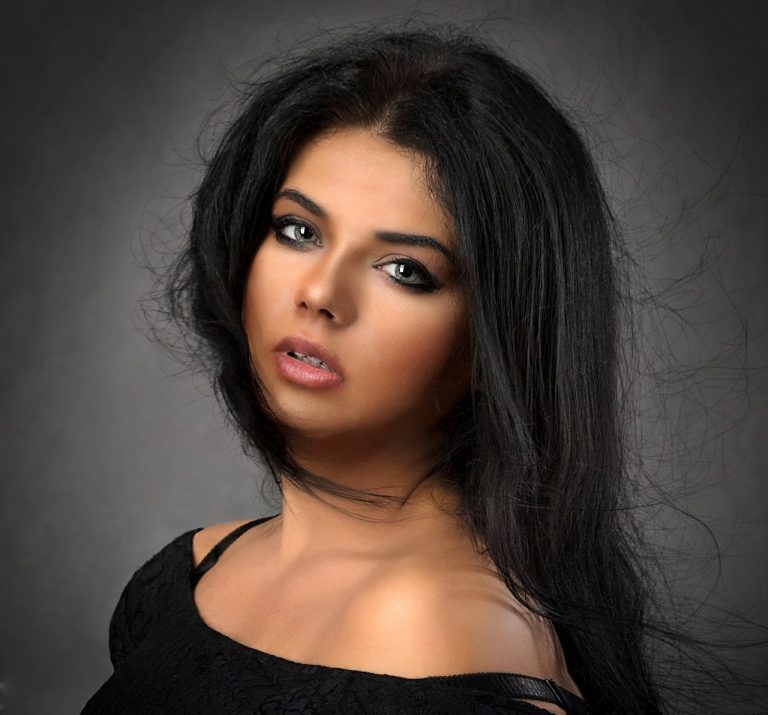 girl-3023831_1280