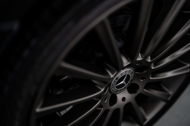 car-4048220_1280