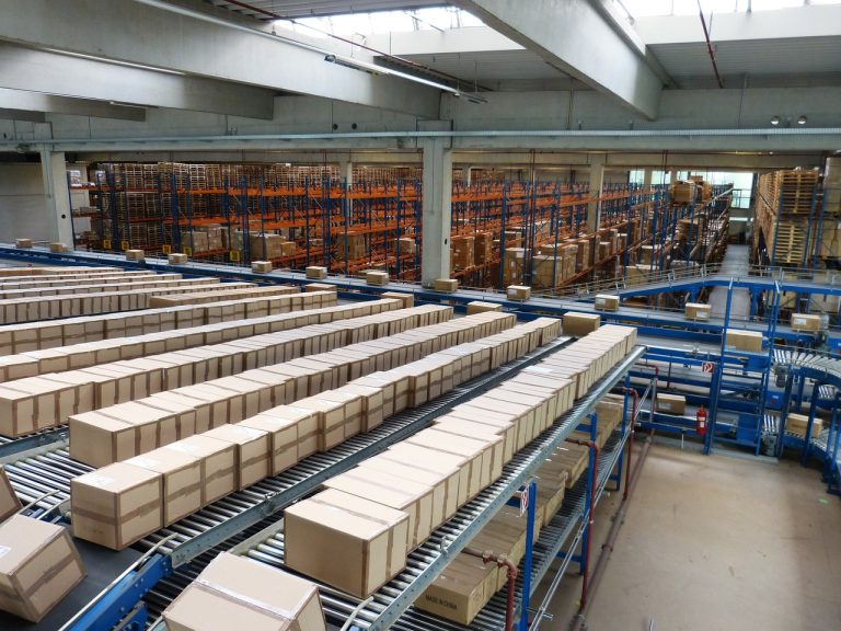 logistics-852935_1280